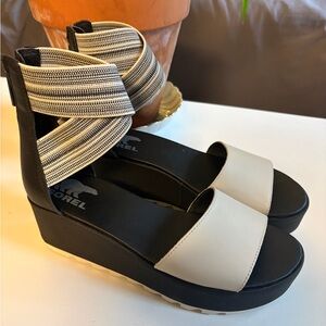 Sorel Women's Black and Tan Platform Sandals